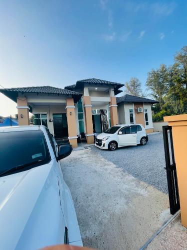 D Aur Poolvilla Seaview, Bachok
