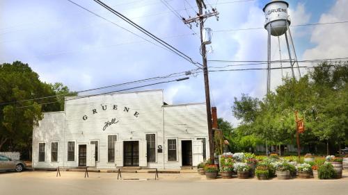Holiday Inn Express & Suites New Braunfels an IHG Hotel - image 7
