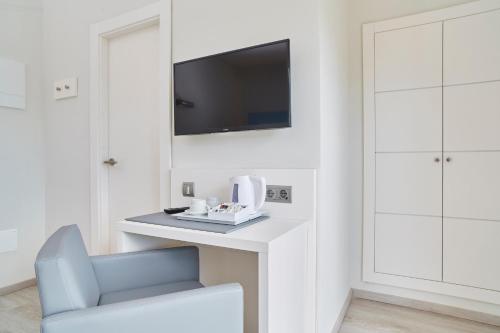 Invisa Hotel Es Pla - Adults Only - image 13