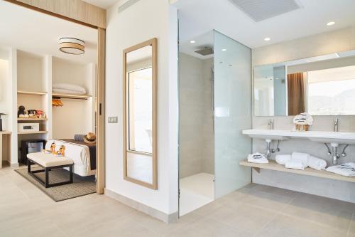 Invisa Hotel Club Cala Verde - image 11