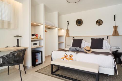 Invisa Hotel Club Cala Verde - image 7