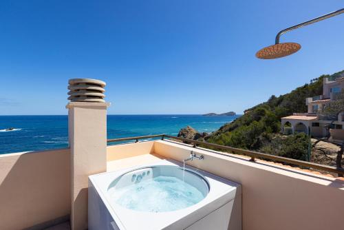 Invisa Hotel Club Cala Verde - image 4