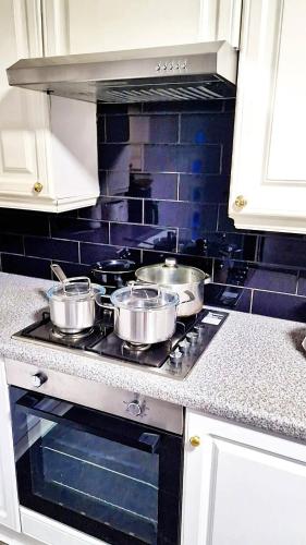 Spacious and Stylish Home, perfect for groups Tilbury in Tilbury