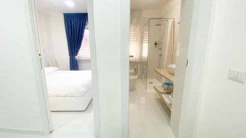 Les Chic Sorrento - image 10