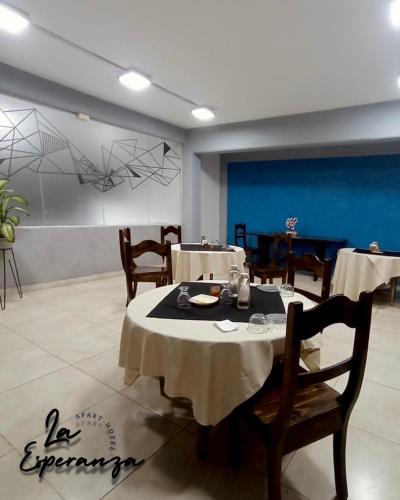 Ēdiens un dzērieni, Óga Hotel (Oga Hotel) in Puerto Esperanza