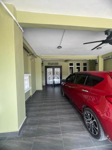 ระเบียง/ชานเรือน, Rizqi Homestay Pasir Mas in ตุมปัต