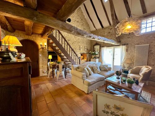 Clos César, Maison de charme rénovée (Clos Cesar, Maison de charme renovee) in Sainte-Alvere