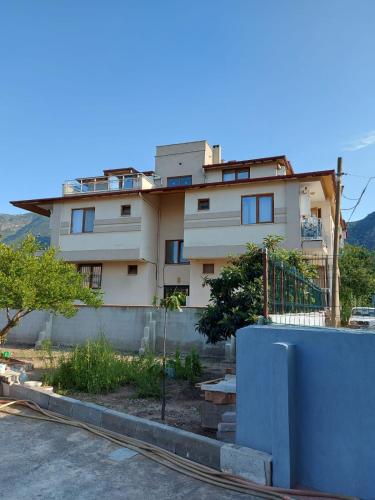 Zeytin Apart 1 in Asmalievler