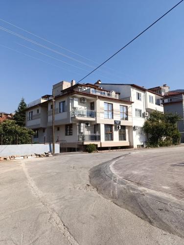 Zeytin Apart 1 in Asmalievler
