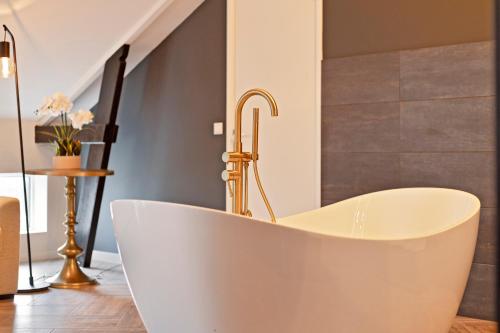 The Urban Bear in Város