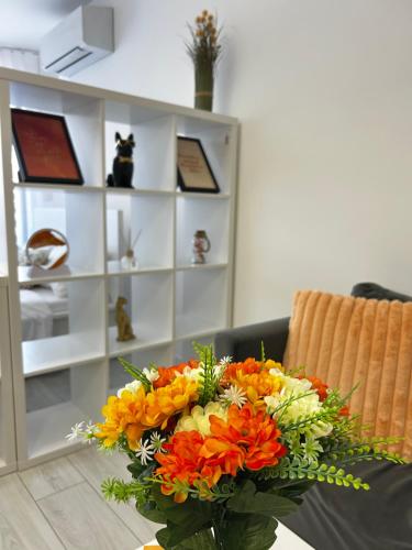 Rea Silena - Modern and Stylish Studio, Sofia (Foto 11)