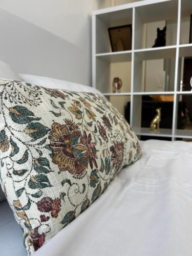Rea Silena - Modern and Stylish Studio, Sofia (Foto 6)
