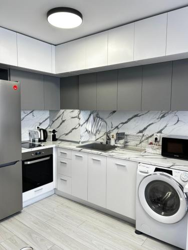 Rea Silena - Modern and Stylish Studio, Sofia (Foto 7)