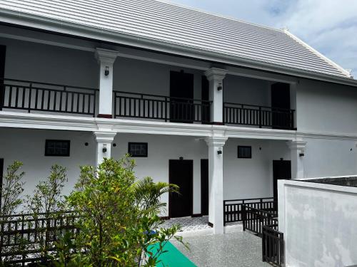 Dawn Boutique Luangprabang Hotel near Souphanouvong Elnök Emlékmű