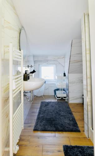 حمام, Modern Holiday Apartment in Anklam - Next to City Center in آنكلام