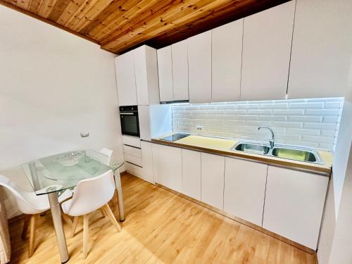 Soer Apartment - Tirana Center Veranda & Comfort - image 5