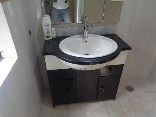 Bathroom, Regina Santiago in Vila Moura