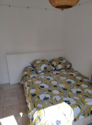 Gites citadin avec jardin arbore in Rue de Rouen