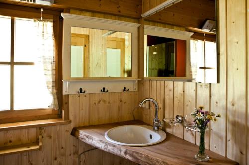 ห้องน้ำ, Leo's Hütte Sippersegg (Leo's Hutte Sippersegg) in ฮิททิเซา