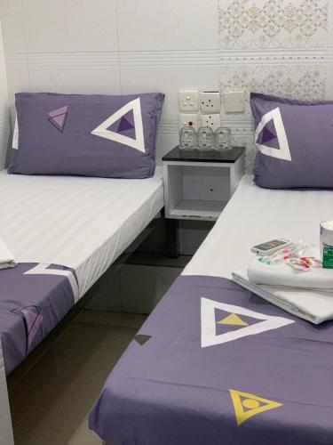 room detail thumbnail 2