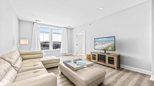 Spacious 2 bd-2 ba in the Heart of Asbury Ave