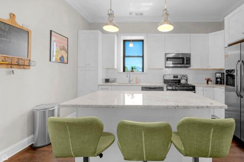 Modern, Spacious 3br Apt Minutes To Downtown! in Lower West Side