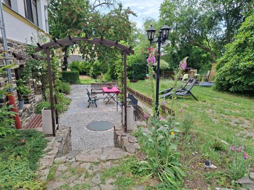 ansimali 3 - Treffpunkt Dachgeschosswohnung, Ideal für Familien und Freunde, Gemeinsam wohnen, getrennt träumen, Zwei Schlafzimmer, ein Urlaub mit Spiel und Spaß, Grünhain-Beierfeld (Foto 8)