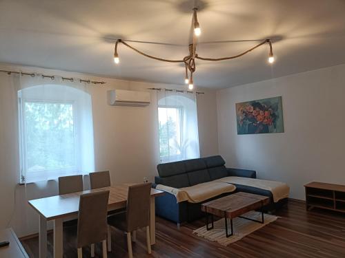 Apartament z kominkiem