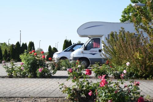 Hotel Rozsa Csarda Bungalow & Caravan Park in Hegyeshalom