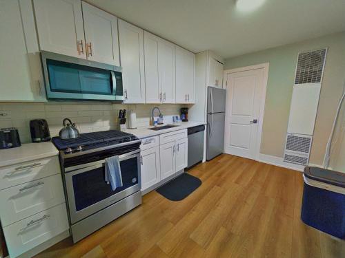 Chic 3BR Hideout in Lincoln Park - Lincoln 3 in Lincoln Park