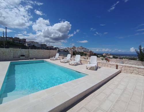 Baseinas, Villa Nunzia in Ostunis