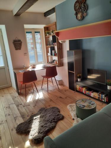 Ludo-gîte Le Petit Peuple gîte à louer La Vialle