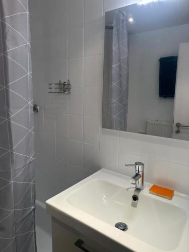 Gemütliches Appartment im Souterrain (Gemutliches Appartment im Souterrain) in Olching