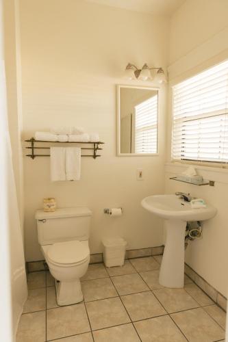 Historic Santa Maria Inn - image 14