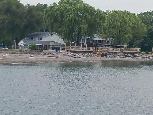 . Beachfront Vacation Cottages