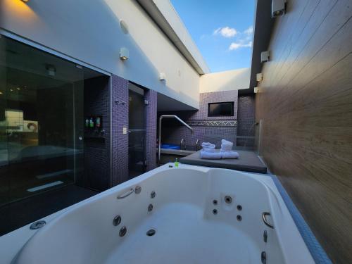 สภาพแวดล้อมโดยรอบ, Lush Motel Ipiranga in กัมบูซิ