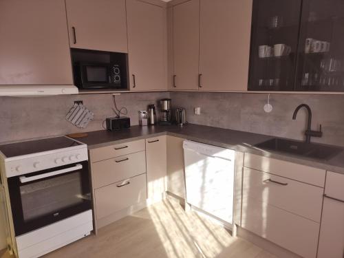 Koselig Feriehus ved Kirkenes sentrum in Kirkenes