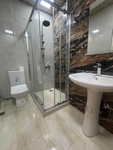 シャワー, Boulevard Sumgait in スムガイト