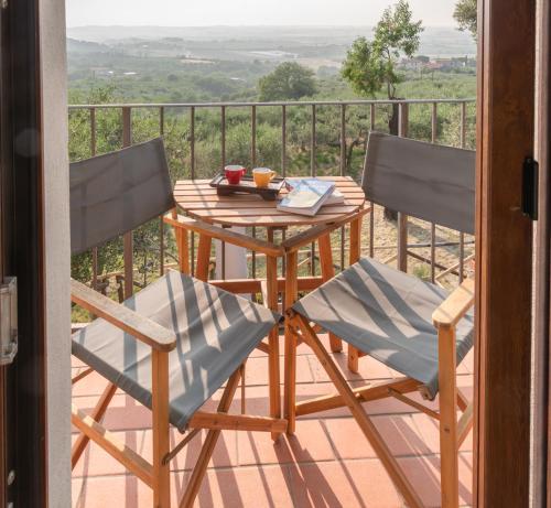 ระเบียง/ชานเรือน, Umbrian Farmhouse Lake and Olive Grove View in ปานีกาเล