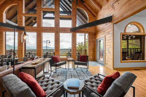Blue Skies 7BR Sleeps 20 Views Private Pool in Pigeon Forge (TN)