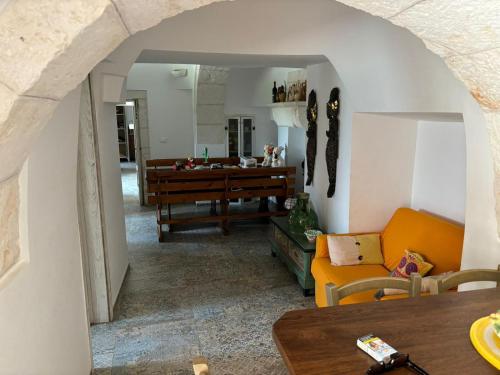 Trullo sciabalgiato in Pozzo Salerno