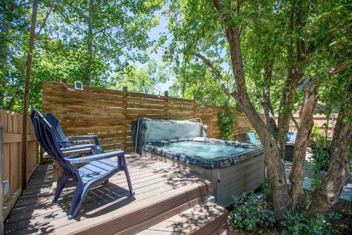Home with Hot Tub, Steps to Dtwn Flagstaff and NAU!, Flagstaff (foto 3)