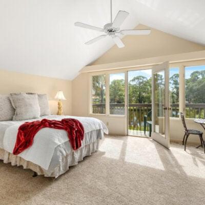 Secluded Family Retreat with Private Pool, BBQ, Outdoor Living in South Beach
