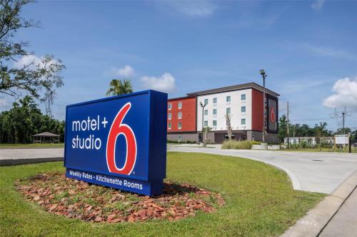 Motel 6 Gonzales, LA Baton Rouge Geismar Prairieville I 10 in Gonzales, USA