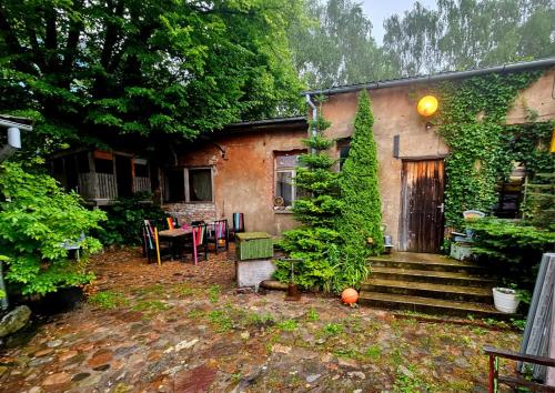 Вхід, Gypsy Camp Apartments & Glamping in Лієпая