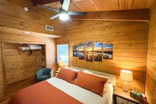 Little Bit of Lake, Whole Lotta Texas in ฮอร์สชู เบย์ (เท็กซัส)