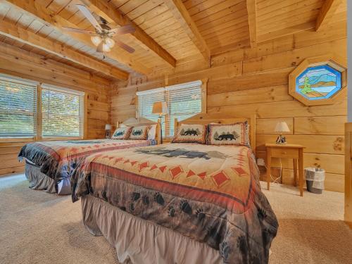 ER3 - Best of Both Worlds -Great location-Close to town cabin - main image