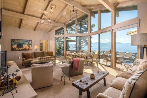 McCown Lakefront By Hauserman Rentals in Meeks Bay (CA)