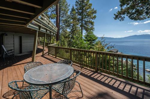 McCown Lakefront By Hauserman Rentals in Meeks Bay (CA)