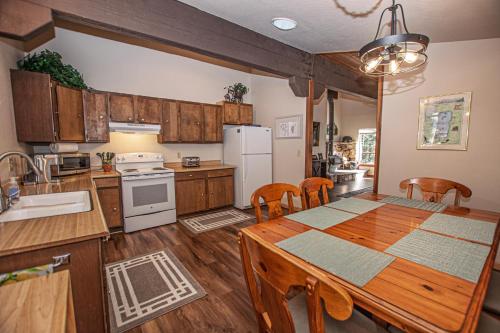 Casa Pasquale By Hauserman Rentals in Tahoe City (CA)